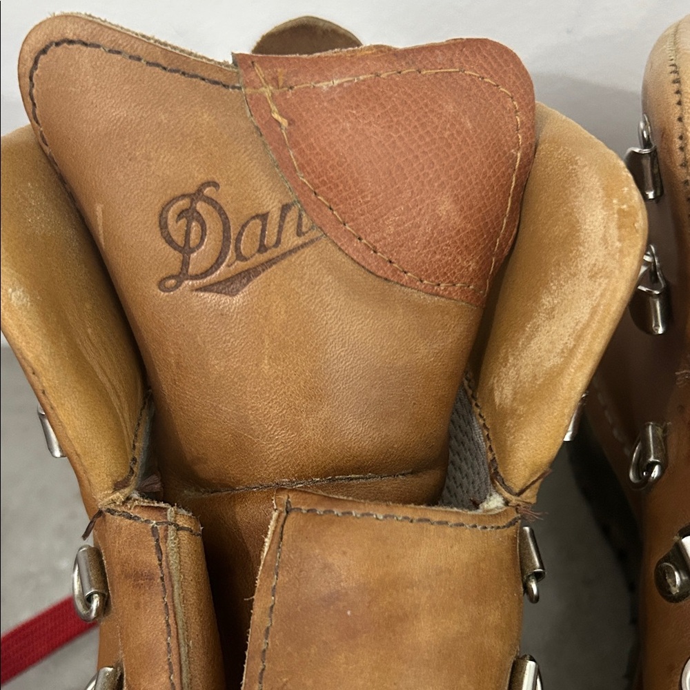 Danner Mountain Light Cascade Leather Hiking Boots with Red Laces - Picture 3 of 11
